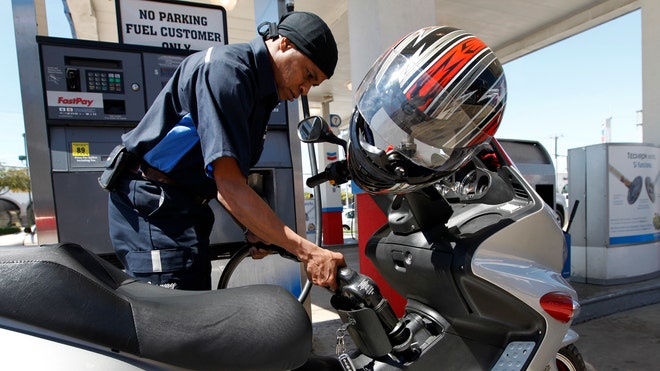 Oil Prices at the pump AP 2.jpg